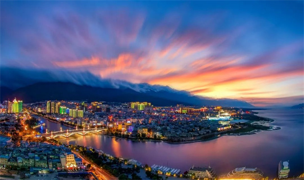 云南旅游,云南旅行社,云南團(tuán)建公司,云南策劃公司,云南會(huì)議會(huì)展,云南活動(dòng)執(zhí)行,大理旅游,大理旅行社,大理團(tuán)建公司,大理策劃公司,大理會(huì)議會(huì)議會(huì)展,大理活動(dòng)執(zhí)行：夜游大理，有多愜意？